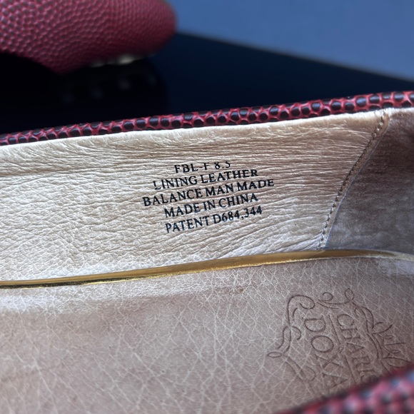 Charis Doxa Touchdown Football Flats Size 8.5 - Picture 5 of 12